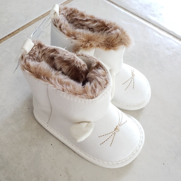 Carters Baby Boots- 3 to 6 months - Picture 3 of 3